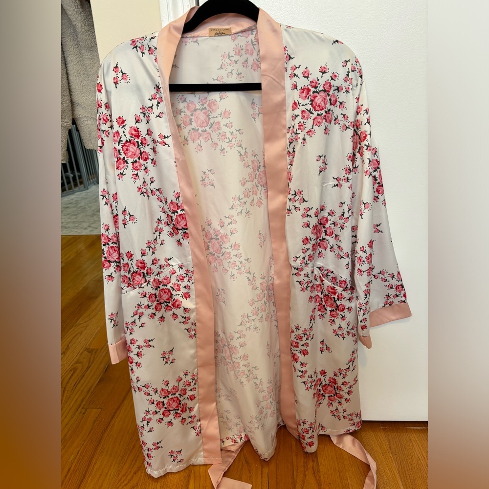 Fab Fit Fun 🌟 Morgan Lane Small Kimono Robe In Floral Design 🌺